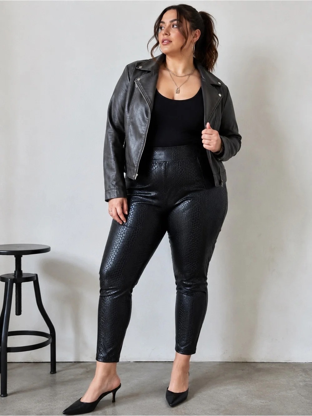 Torrid Pixie Pant Black Snakeskin Embossed Slim Fix High Rise Leggings 4R New